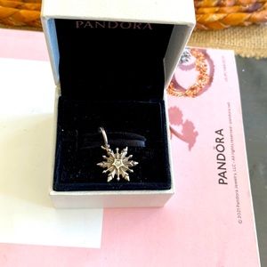 Pandora Disney frozen snowflake pendant charm